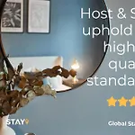 شقة Host & - Starboard Bow ويتبي