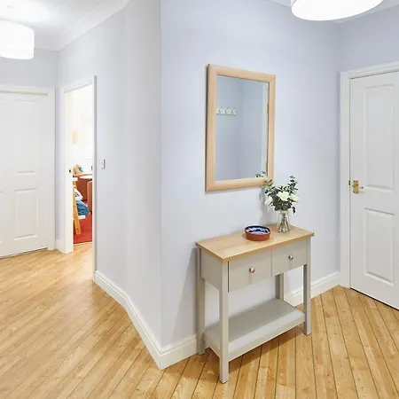 Apartment Host & - Starboard Bow *