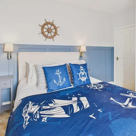 Host & - Starboard Bow *