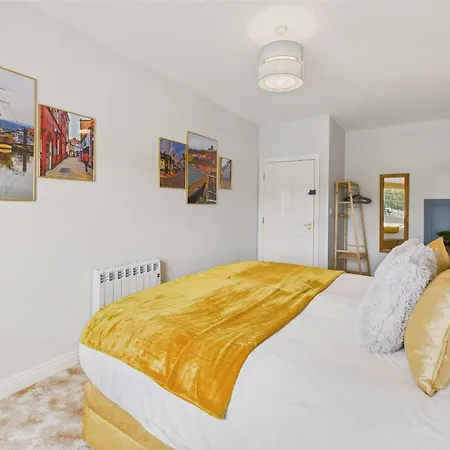 Host & - Starboard Bow Apartmán Whitby